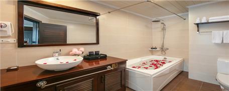 Du thuyền Mila Hạ Long